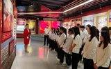學(xué)校為迎接新中國成立75周年組織開展“走進四史教育館、開學(xué)第一講”活動